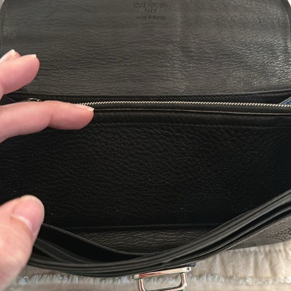 Louis Vuitton Mahina Wallet - Picture 7 of 16
